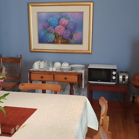 Smuts Ave. Guest Rooms Херманус Екстериор снимка